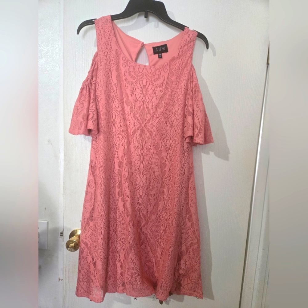 Size 10 AUW Pink Lace Cold Shoulder Dress Lacy Pattern.